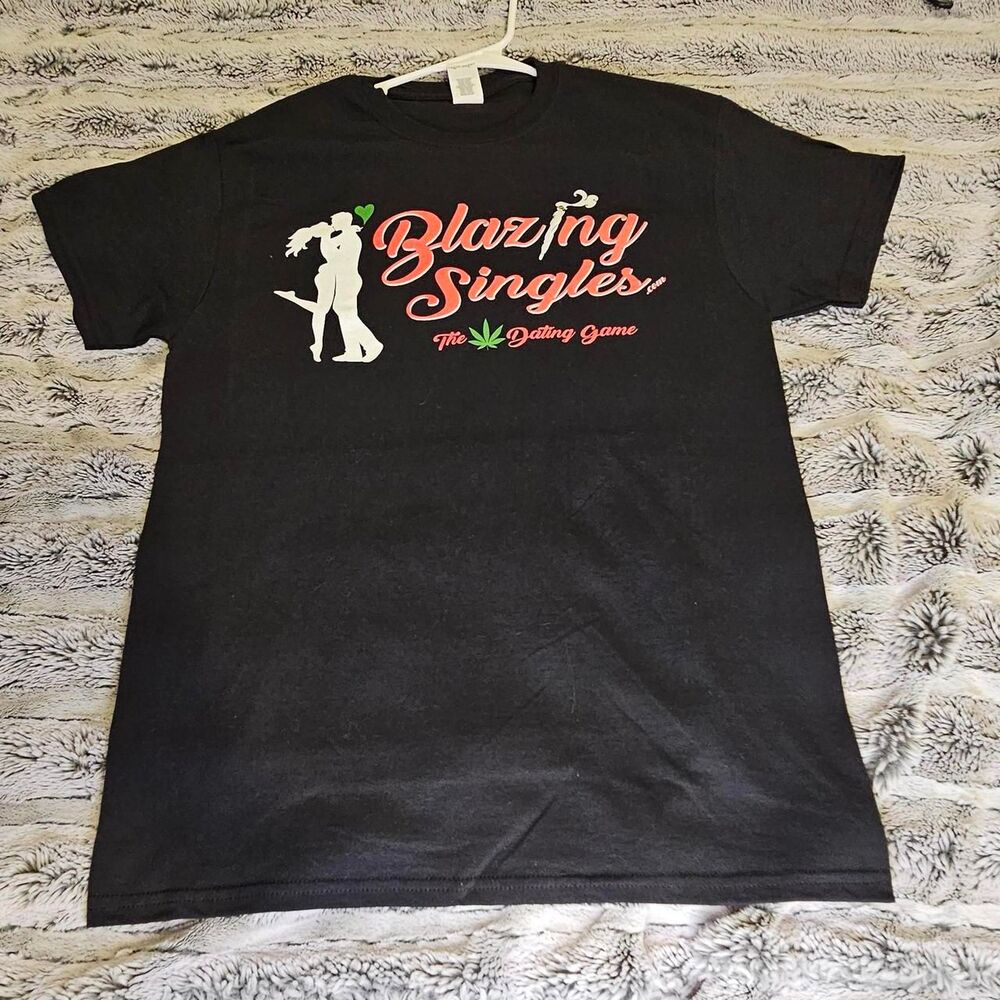 Gildan Men's Black T-shirt